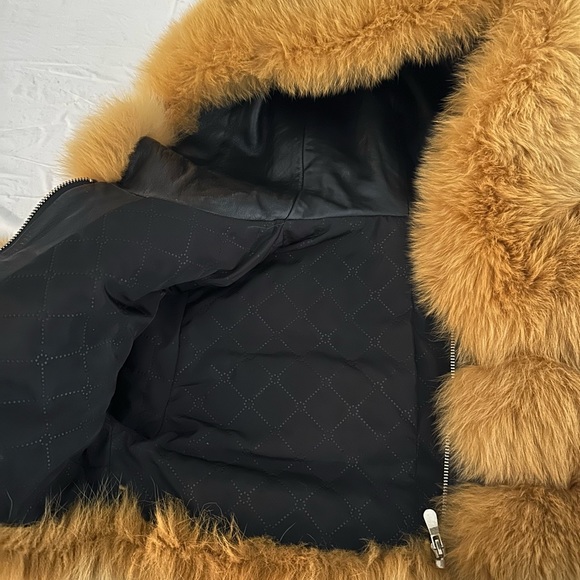 Fur coat - Picture 2 of 2